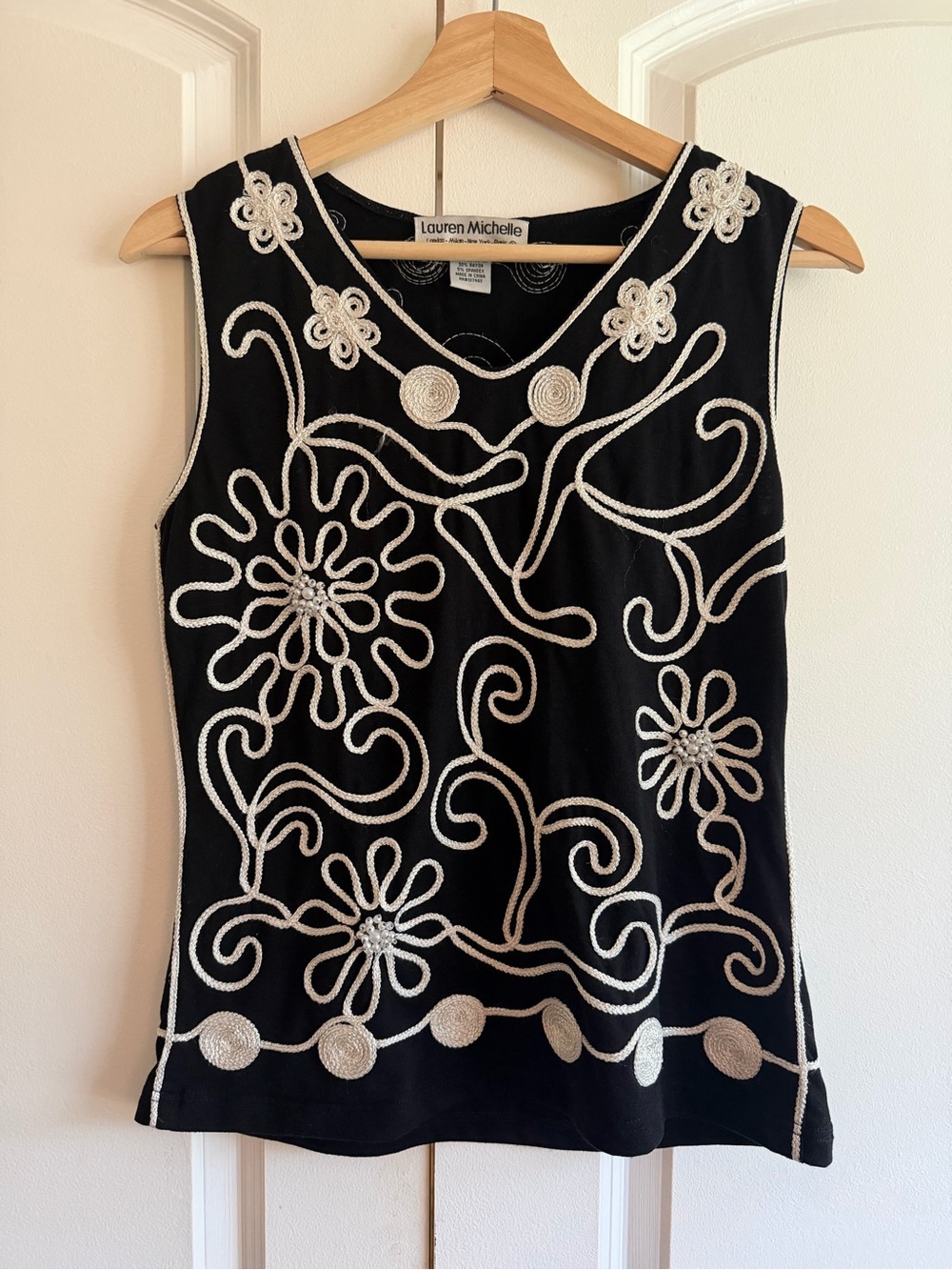 Lauren Michelle Black Tank Top White Embroidered Floral Motif Y2K Classy Quality